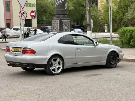 Mercedes-Benz CLK 200 1998 года за 2 100 000 тг. в Караганда – фото 5