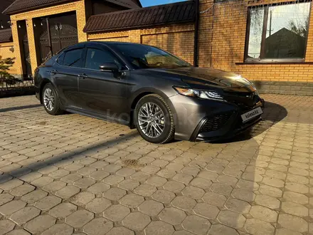 Toyota Camry 2021 года за 14 500 000 тг. в Уральск