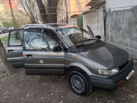 Mitsubishi Space Wagon 1993 года за 1 100 000 тг. в Алматы – фото 5