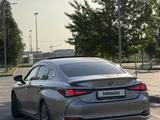 Lexus ES 300h 2020 года за 22 500 000 тг. в Алматы – фото 4