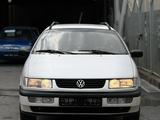 Volkswagen Passat 1993 годаүшін2 290 000 тг. в Шымкент – фото 2