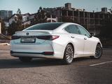 Lexus ES 300h 2022 годаүшін26 000 000 тг. в Актау – фото 3