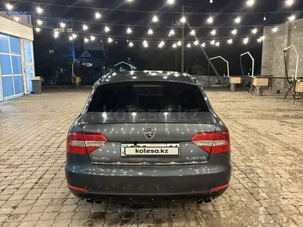 Skoda Superb 2014 года за 6 600 000 тг. в Астана – фото 5