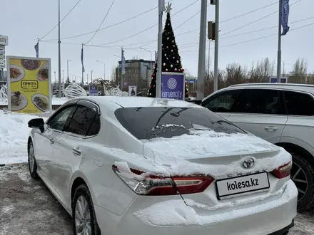 Toyota Camry 2020 года за 14 000 000 тг. в Астана – фото 3