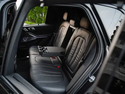 BMW X5 2019 года за 29 900 000 тг. в Алматы – фото 30