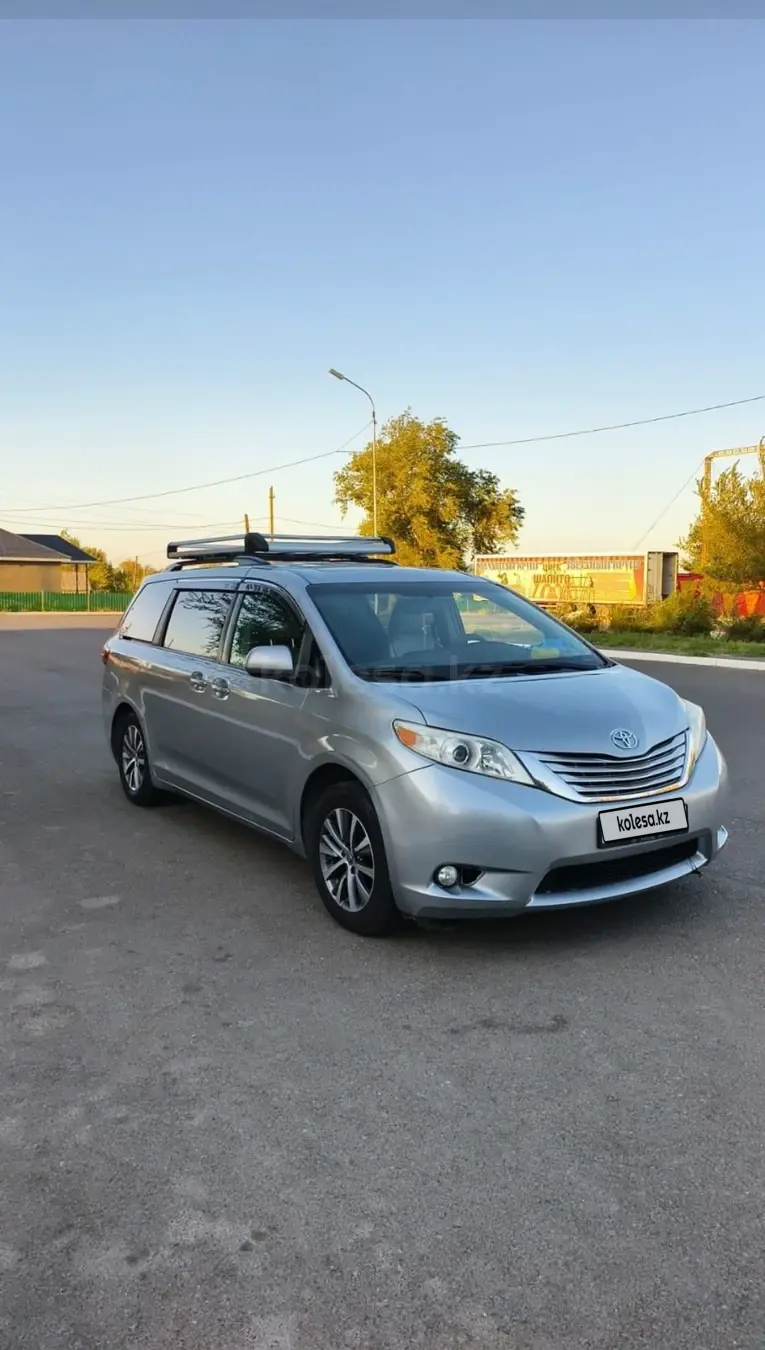 Toyota Sienna, 2015