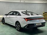 Hyundai Elantra 2023 года за 10 090 000 тг. в Алматы – фото 4