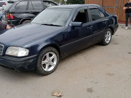 Mercedes-Benz C 200 1994 года за 1 700 000 тг. в Астана