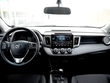 Toyota RAV4 Prestige 2017 года за 9 490 000 тг. в Кызылорда – фото 8