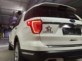 Ford Explorer 2018 года за 12 900 000 тг. в Алматы – фото 3