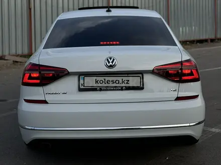 Volkswagen Passat 2017 года за 9 500 000 тг. в Алматы – фото 15