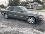 Mercedes-Benz E 300 1990 годаfor1 000 000 тг. в Шымкент