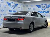 Toyota Camry 2017 года за 13 000 000 тг. в Шымкент – фото 3