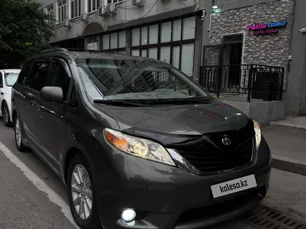 Toyota Sienna 2013 года за 13 500 000 тг. в Алматы – фото 2