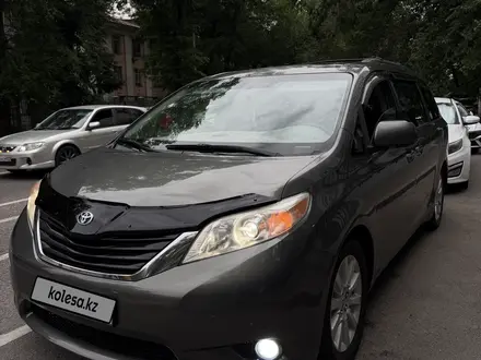 Toyota Sienna 2013 года за 13 500 000 тг. в Алматы
