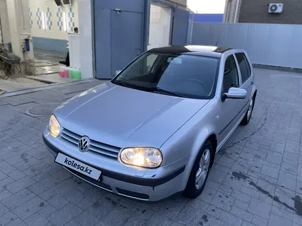 Volkswagen Golf 2001 года за 2 750 000 тг. в Актобе – фото 2