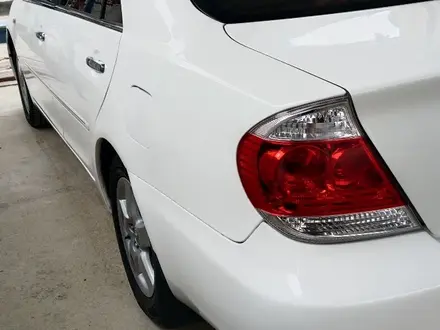Toyota Camry 2004 года за 3 900 000 тг. в Актау – фото 2