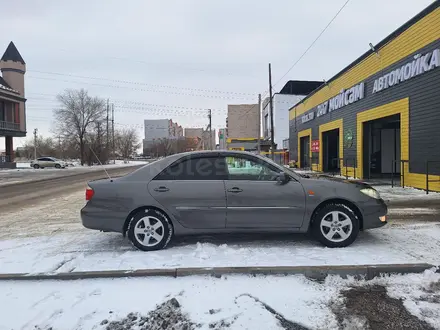 Toyota Camry 2004 года за 6 700 000 тг. в Актобе – фото 4