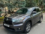 Toyota Highlander 2015 годаүшін15 400 000 тг. в Алматы
