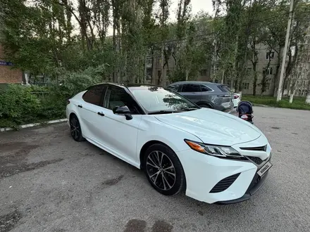 Toyota Camry 2020 года за 11 500 000 тг. в Тараз