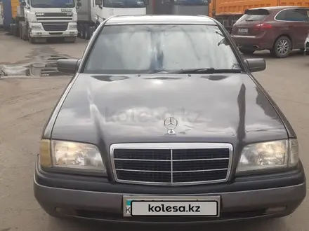 Mercedes-Benz C 180 1994 года за 2 300 000 тг. в Петропавловск