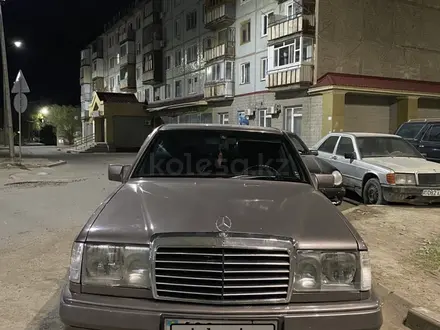 Mercedes-Benz E 300 1993 года за 2 000 000 тг. в Жезказган