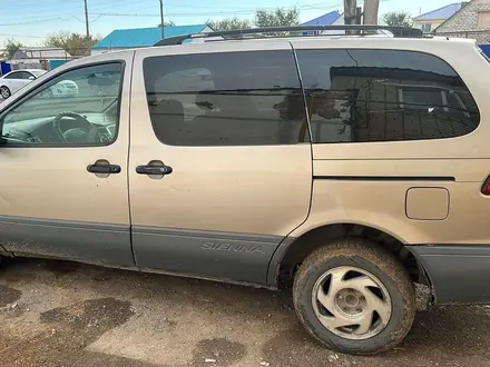 Toyota Sienna 2000 года за 3 900 000 тг. в Уральск – фото 3