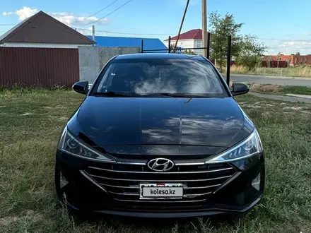 Hyundai Elantra 2019 года за 5 500 000 тг. в Уральск – фото 4