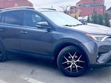 Toyota RAV4 2016 года за 11 500 000 тг. в Атырау – фото 2