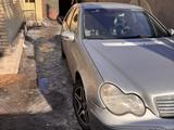 Mercedes-Benz C 240 2001 годаүшін3 300 000 тг. в Караганда – фото 2