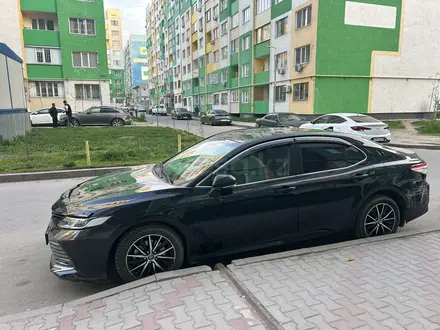 Toyota Camry 2020 года за 12 500 000 тг. в Алматы – фото 4