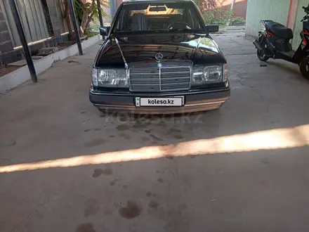 Mercedes-Benz E 230 1990 года за 1 350 000 тг. в Алматы