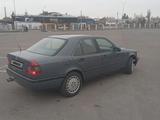 Mercedes-Benz C 200 1993 года за 1 400 000 тг. в Тараз – фото 2