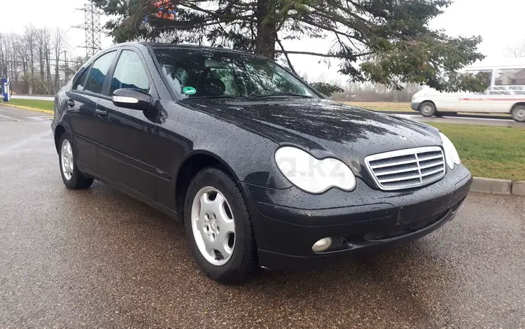 Mercedes-Benz C 180 2003 года за 77 777 тг. в Актобе