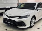 Toyota Camry 2022 года за 14 900 000 тг. в Астана