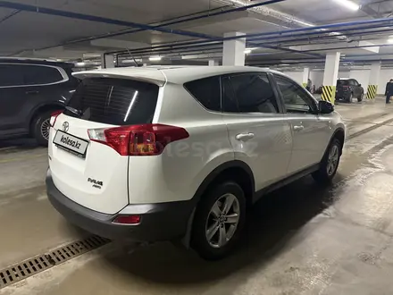 Toyota RAV4 2015 года за 10 500 000 тг. в Астана – фото 4