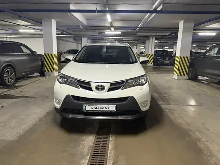 Toyota RAV4 2015 года за 10 500 000 тг. в Астана