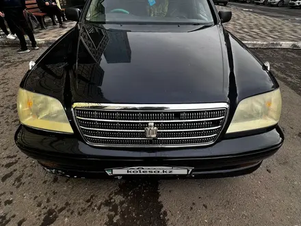 Toyota Crown 2004 года за 2 850 000 тг. в Астана – фото 2