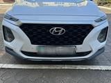 Hyundai Santa Fe 2018 годаүшін13 800 000 тг. в Актобе – фото 4