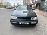 Volkswagen Golf 1994 годаүшін1 200 000 тг. в Астана