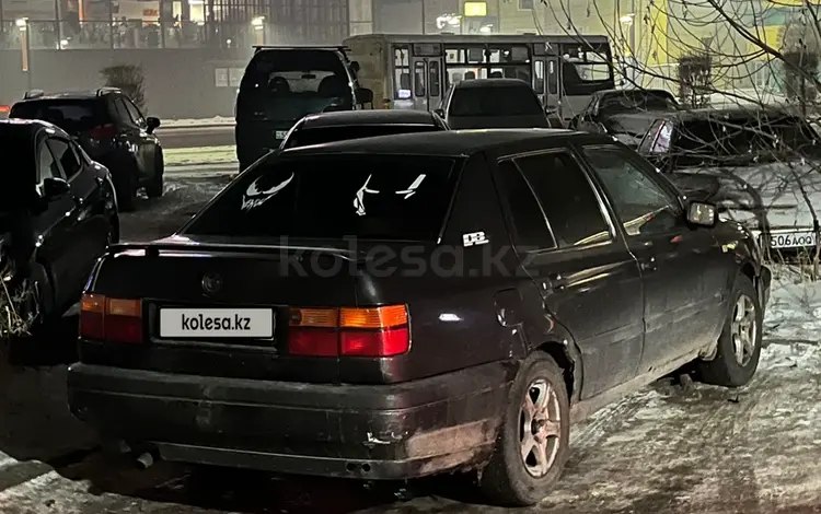 Volkswagen Vento 1993 годаfor1 500 000 тг. в Караганда