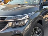 Kia Seltos Luxe 2WD 2024 года за 11 000 000 тг. в Алматы