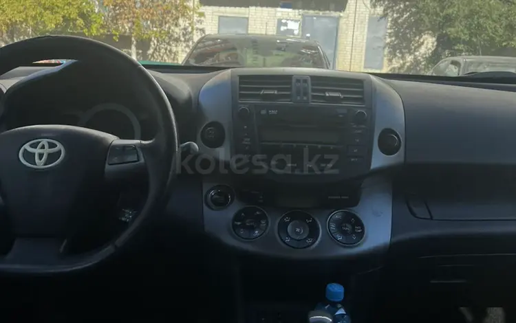 Toyota RAV4 2012 годаүшін8 300 000 тг. в Актобе