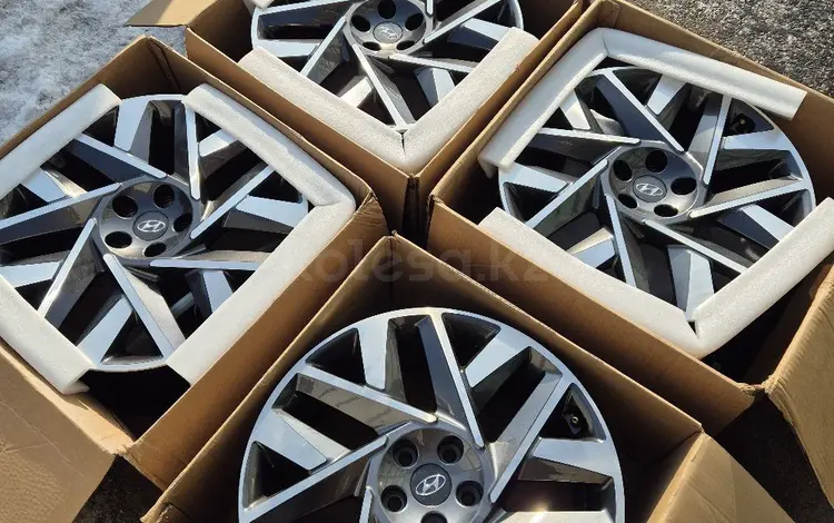 Диски оргинал почти новый хундай саната потходит киа хундай 4шт за 560 000 тг. в Алматы