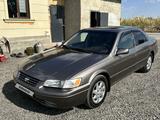 Toyota Camry 1998 годаүшін2 650 000 тг. в Талдыкорган – фото 2