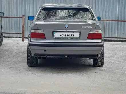 BMW 320 1993 года за 2 000 000 тг. в Семей – фото 2