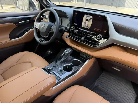 Toyota Highlander 2021 года за 24 000 000 тг. в Алматы – фото 22