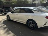 Kia K5 2022 года за 9 200 000 тг. в Алматы – фото 3