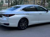 Lexus ES 250 2023 годаүшін26 000 000 тг. в Астана