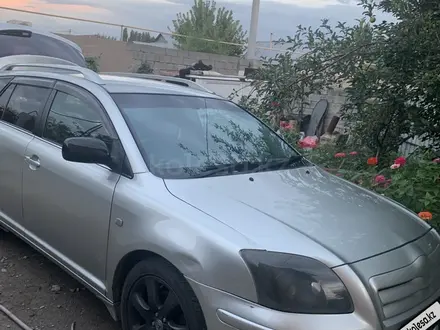 Toyota Avensis 2004 года за 2 800 000 тг. в Алматы – фото 2